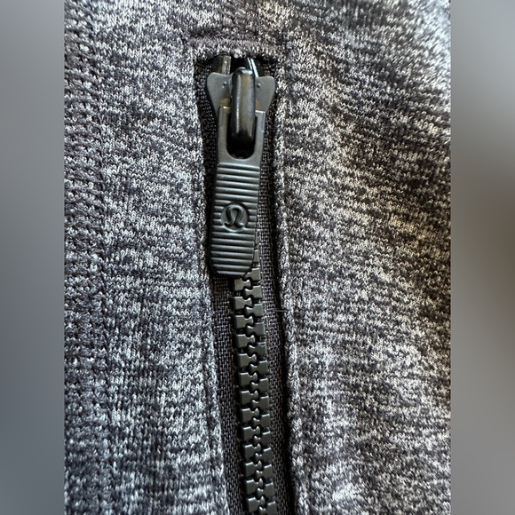 Lululemon Define Jacket Size 6 Long Sleeve Full Zip
Heathered Black - Picture 14 of 15